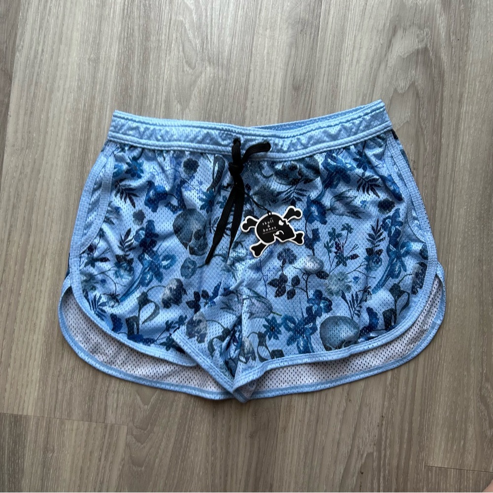 Skull & Bones | Hand Painted Dutch Floral Mesh Shorts in Sky Blue (Small) - Picture 6 of 12
